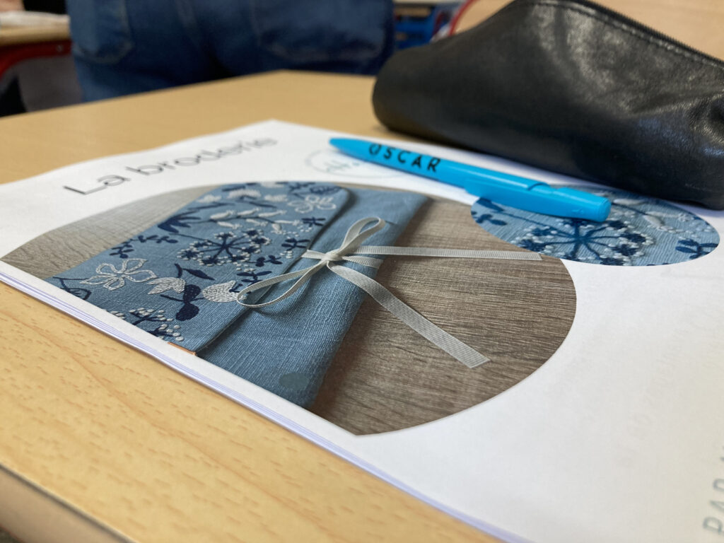 Livret pour apprendre à broder sur sa blouse