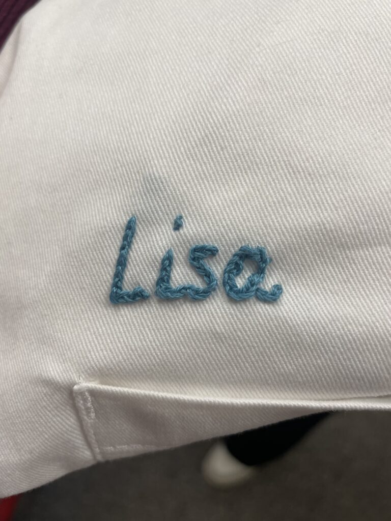Broderie sur blouse