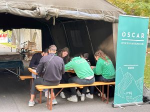 Nos étudiants OSCAR attendant les coureurs du Marathon de Colmar