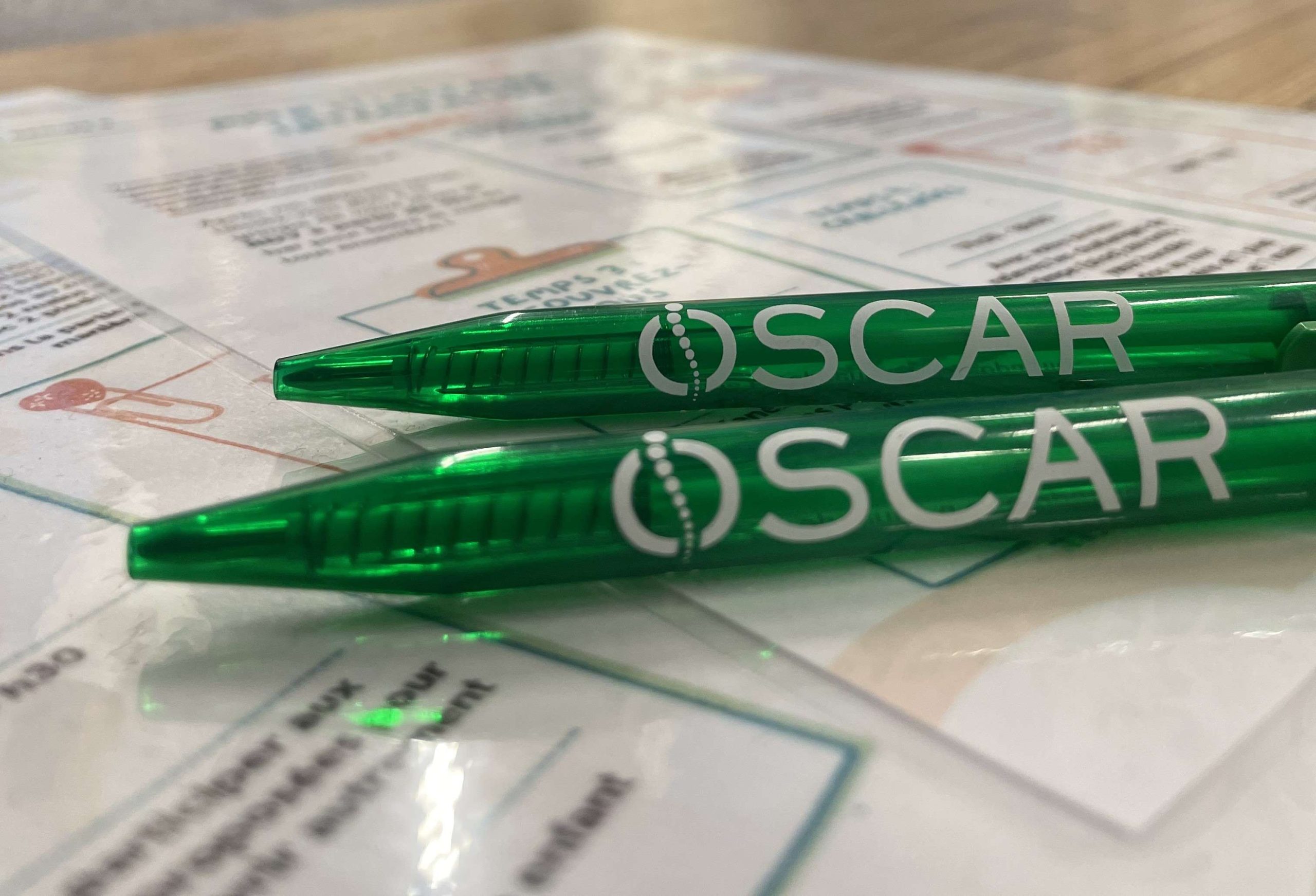Stylos OSCAR et papiers d'admissions