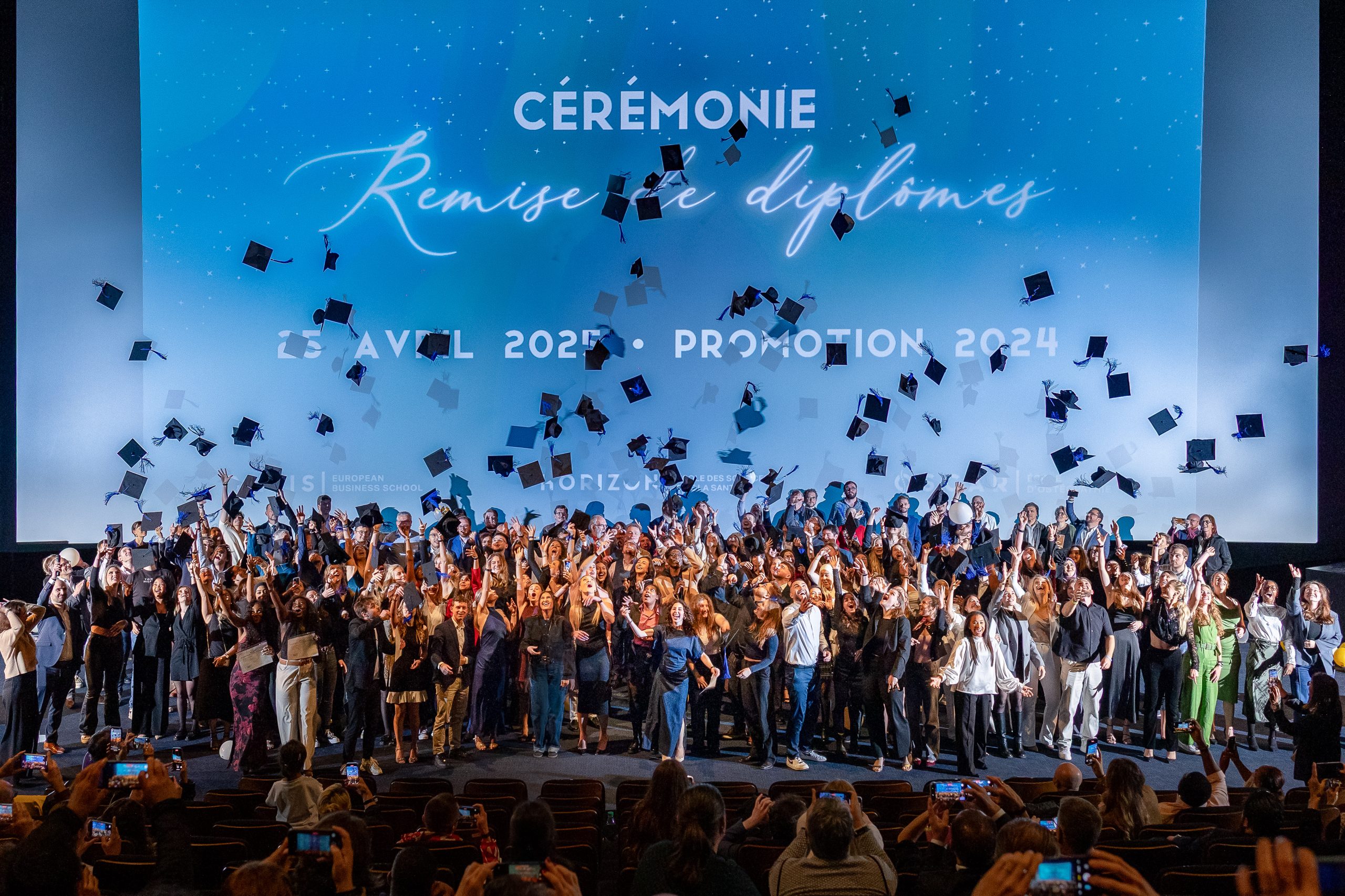Lancé de toques - cérémonie de remise des diplômes