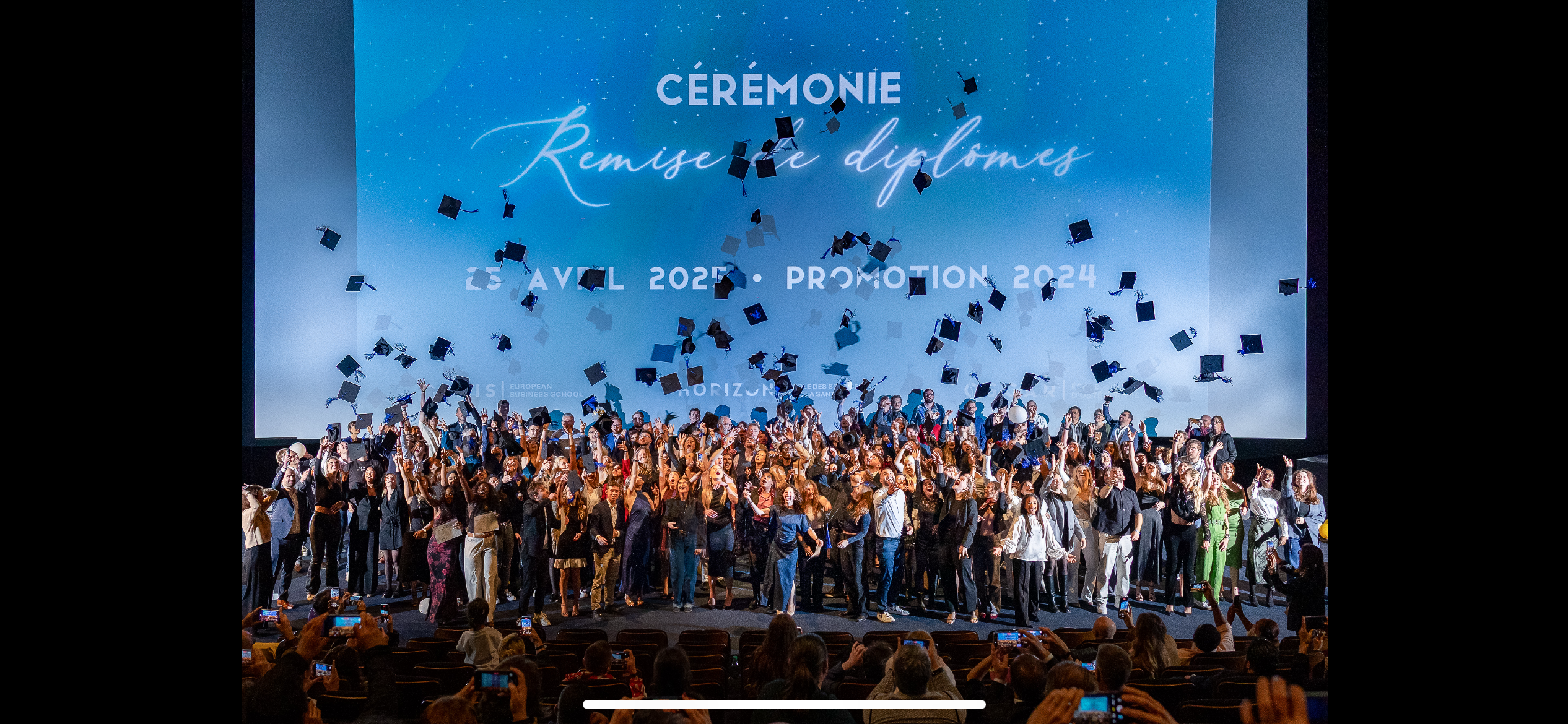 Lancé de toques - cérémonie de remise des diplômes